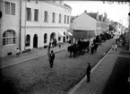 Begravning i Köping möjligen Östmans 1907.
Fotograf E Sörman.