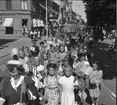 Gävleutställningen 1946 vid Gävletravet. På väg till utställningen