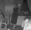 Mannekänguppvisning på Centralhotellet. 19 september 1956.