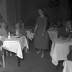 Mannekänguppvisning på Centralhotellet. 19 september 1956.