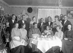 Runt kaffebordet.Tidsomfånget är 1900 - 1940