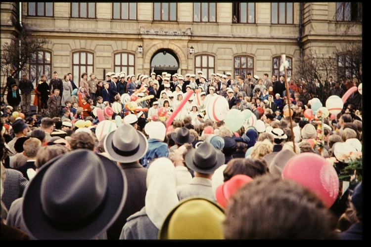 Studenter 1956, utanför Läroverket i Växjö.