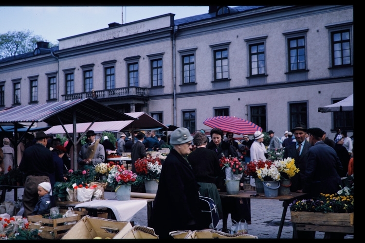 Torgdag på Stortorget i Växjö, 1965 .