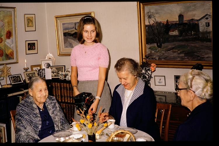 Kaffekalas hos Inga Walde, Växjö 1968.