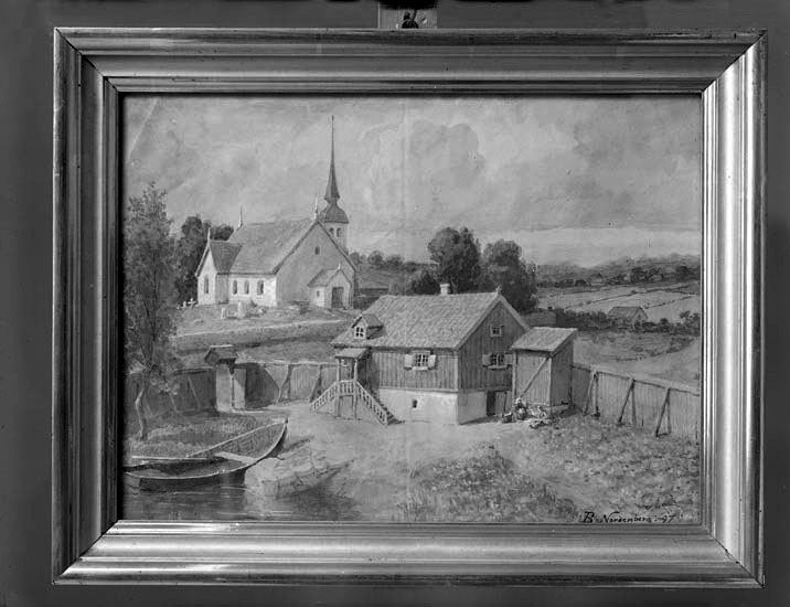 En tavla (akvarell), av Bengt Nordenberg.
Signerad: "B. Nordenberg -97". 
Det syns en kyrka och en liten eka vid sjökanten, nära ett bostadshus.