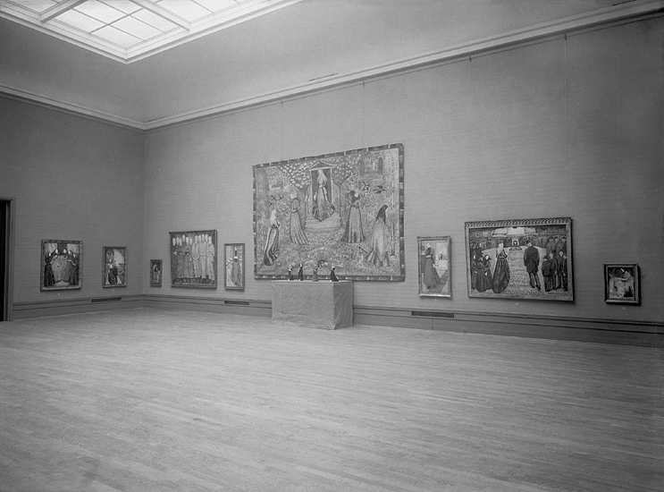 Från Elisabeth Bergstrand-Poulsens retrospektiva utställning på Smålands museum,
30 oktober-30 november 1937.
Kartongen till Värendsgobelängen "Kvinnans årstider" (1929-37), med skisser och andra tavlor, plus en del
keramik.