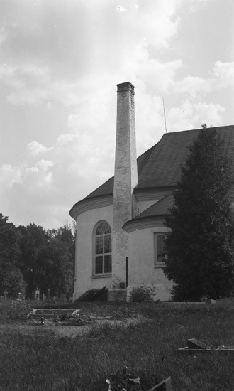 Foto på kyrkans absid.