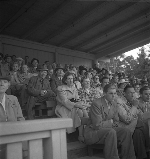 Gubbmatchen, 1948. 
Publikbild från ena sidan av hedersläktaren.