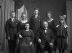 Gruppbild, familj.