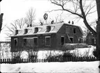 Gamla skolan i Bergby, byggd 1828, flyttad på 1940-talet och delvis ombyggd för att bli kommunalhus och landsfiskalbostad.