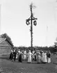 Midsommardans, troligen vid Högbackens fäbodar, 1910-tal.