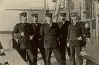 HMS Tapperheten 1910. Nr 1 från vänster Hjalmar Svärdell.