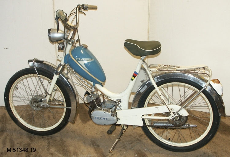 Moped -Kulturparken Småland / Smålands museum / DigitaltMuseum