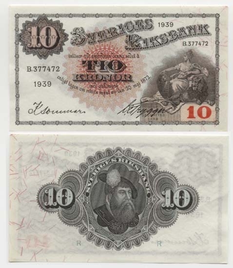 10 kronor 1939.
Littbokstav/nr: B,377472.
Sedeltyp: Sittande Svea.
Konstnär: Jakob Bagge.
Litteratur: Sveriges sedlar sid 92 nr 175.
Funktion: Betalningsmedel