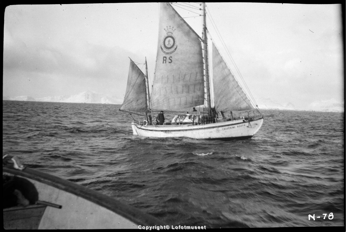 LOFOTFISKET: REDNINGSSKØYTA- "CATHERINE BOOTH". 