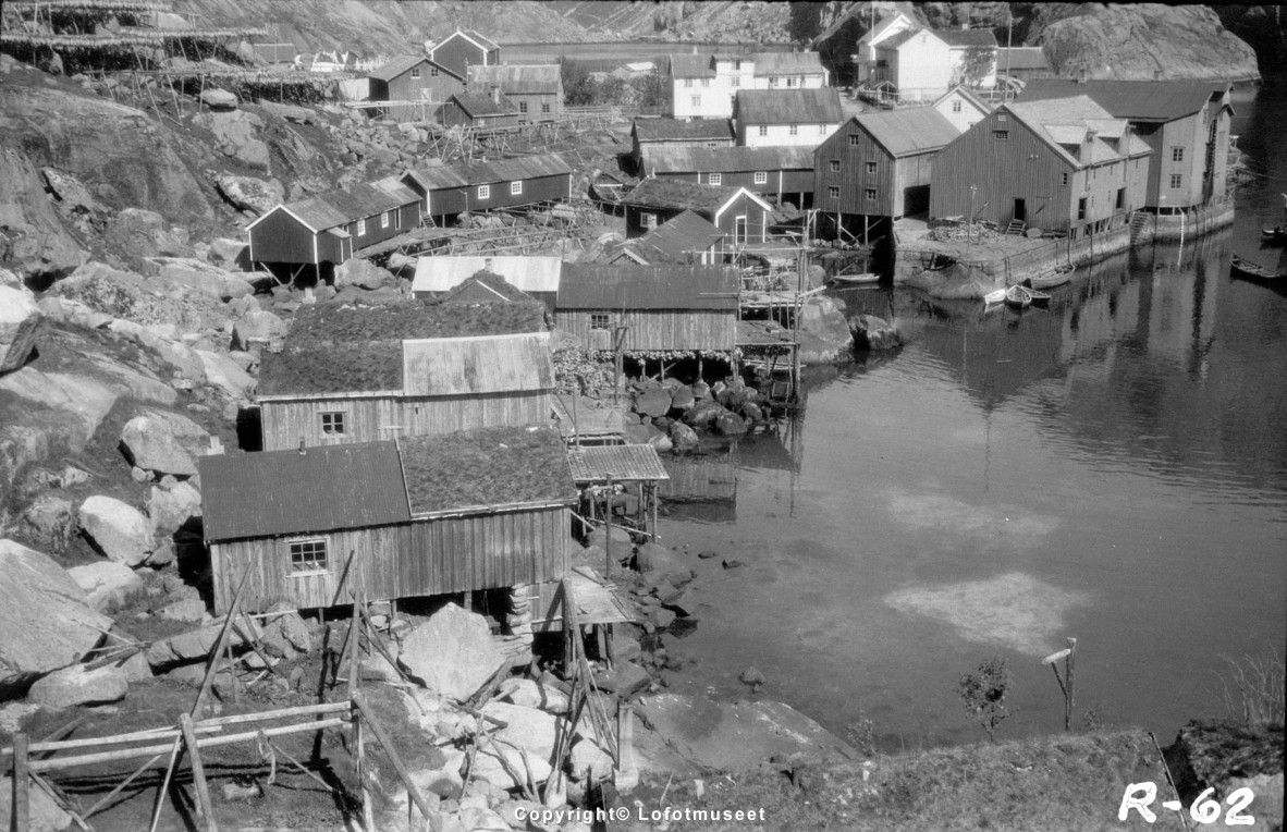 NUSFJORD: OVERSIKTSBILDE- BEBYGGELSE I KJEILA.