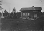 Lodstöparbo invid Säter. Barbro Stigsdotters födelseort.

Gustav Arvid Asplund, verkmästare på Gefle Porslinsfabrik på
1910-talet. Förmodligen var han även anställd på föregångaren
Gefle Kakelfabrik.
Bilderna har han själv identifierat, bildtexterna är också hans egna.