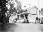 Ecke Hedberg 1868 - 1959
Föddes på Kungsfors herrgård där fadern var bruksförvaltare

Tallbo är en om- och tillbyggd smedsbostad från brukstiden

Konstnärshem