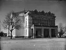 Gefle Teater
I norra änden av Rådhusesplanaden. Invigdes 1878.
Entrén har sin förebild i Parisoperan med flera portar som ovanför har runda nischer med byster av Mozart, Shakespeare och Moliére.
Entrén byggdes över 1915.