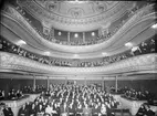 Gefle Teater. I norra änden av Rådhusesplanaden. Invigdes 1878.
1895 köpte Gefleborgs Läns Sparbank byggnaden
och den renoverades både in- och utvändigt.