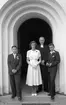 Komminister A. Cedermark. Konfirmander i Älvkarleby kyrka. 7 augusti 1949.