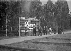 AB Tobo Bruk. Besök av finska gäster i Monarkfabrikerna. 21 augusti 1949.