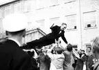 Studentexamen från Tekniska Gymnasiet. Lövad vagn. Gävle 1950