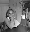 Skolorna börjar, reportage från småskolornas första klass. 24 augusti 1950.