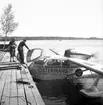 Amfibieflygplan från Stockholm vid Fredriksskans. 4 juni 1951.
Planet är en Republic Seabee.