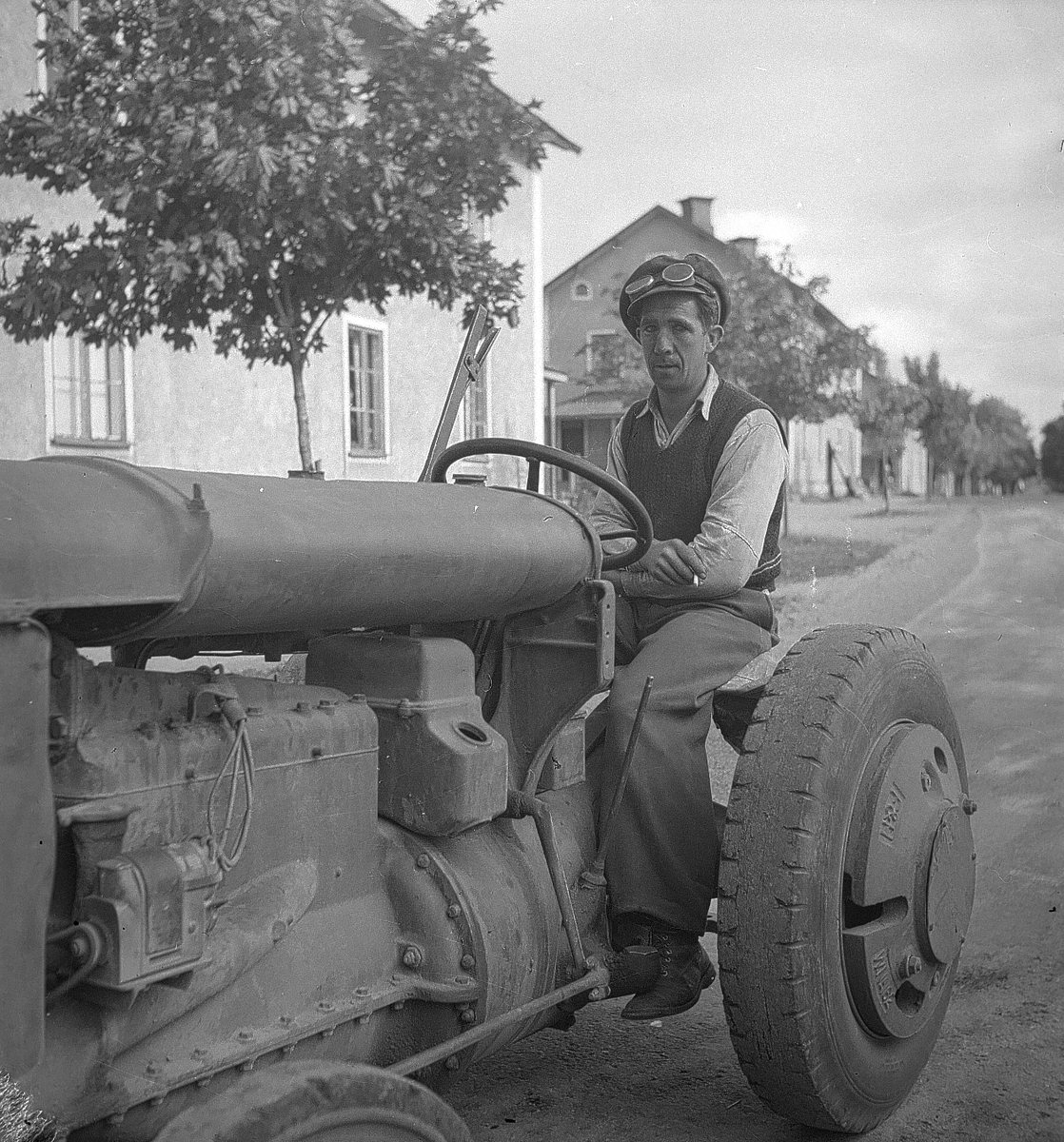 Man på traktor



