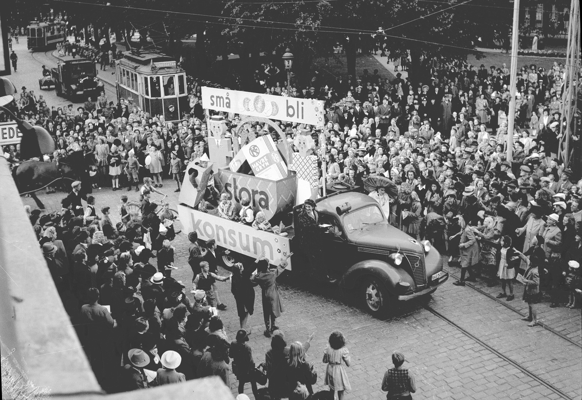 Barnens Dag. September 1943. "Små blir stora konsum". Lastbilden en Volvo LV 101 från 1939 (omkring).