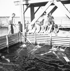 Simkurs vid Korsnäsverken. Juli 1939. Reportage för Arbetarb