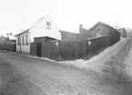 Den 15 december 1954. Smedjegatan 10 och Vagnmakargränd 1.