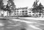 År 1956.