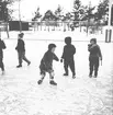 Skridskoåkning på Kristinaplan, Gävle, 1957.