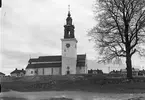 Staffans kyrka, Brynäs. Har fått namnet efter Gästriklands och Hälsinglands apostel, en skulptur av Conrad Carlman, föreställande Staffan, sattes 1938 på norra tornmuren. Ritades av Knut Nordenskjöld, invigdes 1932 av ärkebiskopen Erling Eidem. Den är en treskeppig kyrka vars torn, placerat vid nordvästra hörnet, kröns av en av Sveriges största torntuppar. I sydvästra hörnet ett vapenhus, huvudingång åt väster. Altaruppsatsen utfördes av Jerk Werkmäster, och mittemot predikstolen står en Kristusskulptur, utförd av Asmund Arle 1956.
Södra sidoskeppet inreddes till dopkapell 1942, dopfunten har gjorts av Carl Fagerberg och glasmålningarna av Yngve Lundström. I kyrkan förvaras några av inventarierna som räddades när Hospitalskyrkan brann 1869. Staffans församling, bildad 1916, fick vänta på sin kyrka. Gudstjänsterna hölls  i Staffans hus.