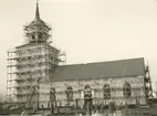 Restaurering av fasaden på Bredsättra kyrka 1956.