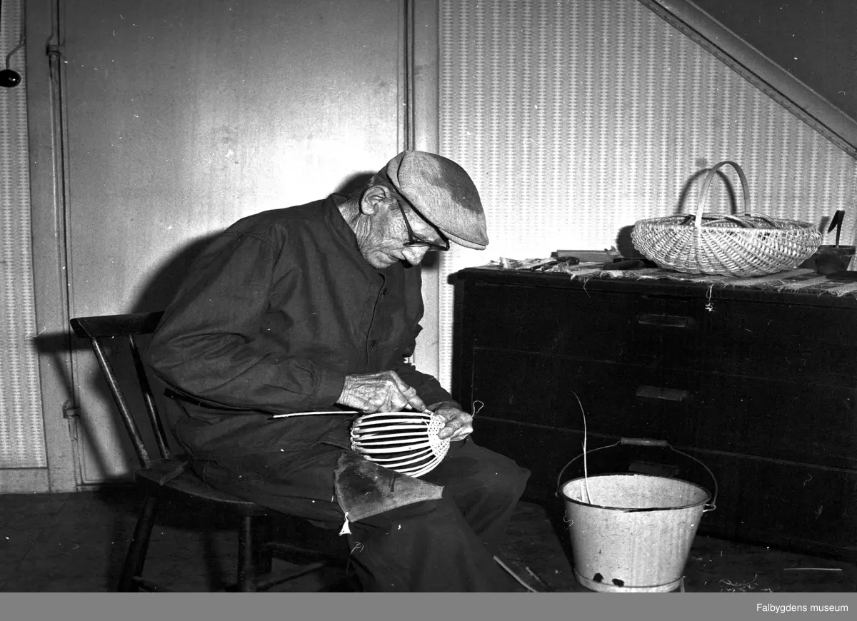 Korgmakaren Carl Persson.