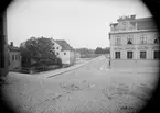 Akademikvarnen och Östra Ågatan från Gamla torget, Uppsala 1890