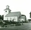 Böda kyrka och del av kyrkogården.