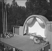 Furuviksparken invigdes pingstdagen 1936.
Nöjesfältet, badplatsen Sandvik och djurparken gjordes iordning.
Stark man ska stoppa kanonkulan