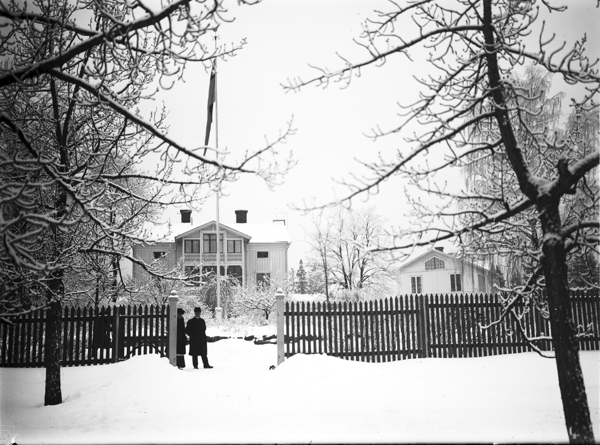 Karlsberg
Gustaf Adolf Åsander donerade egendomen till Gävle Stad
Där uppfördes 1899 ett arbetshem för pojkar med sovruml och salar för gymnastik, slöjd och skola.
1926 även ett arbetshem för flickor.


