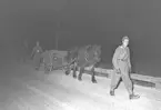 Militärer på väg hem från en manöver i Sollefteå. Mars 1949