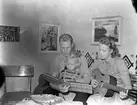 Löparen H. Eriksson med familj. 1946. Reportage för Arbetarbladet.