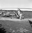 Svenska Shell AB fotograferat vid Avans flygfält. 1946. Mitt i bild en autogiro.