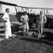 Svenska Shell AB fotograferat vid Avans flygfält. 1946.