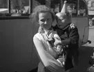 Barnen kommer hem från kolonin i Rörberg. 16 augusti 1947. Reportage för Norrlands-Posten