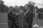 Riksidrottsförbundets medaljutdelning på Strömvallen.     7 juni 1953.