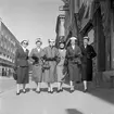 Hattparad på Drottninggatan i Gävle. 23 maj 1954. Ur dagstidningen: 