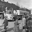 Engwall & Co. 16 maj 1956.                               Gevalia på busstorget, kaffeservering.